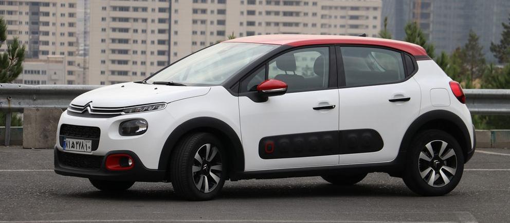 نقد و بررسی بیرون خودرو