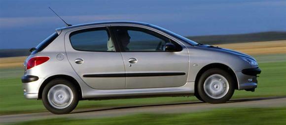 نقد و بررسی رانندگی خودرو