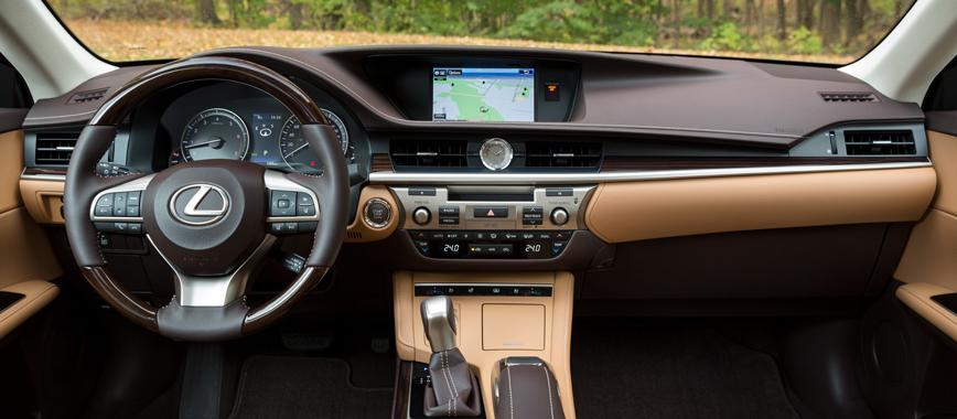 نقد و بررسی فضای داخلی