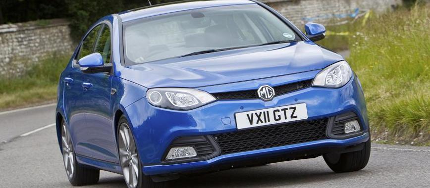 نقد و بررسی رانندگی خودرو