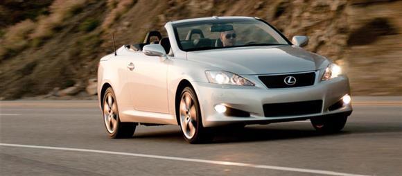 نقد و بررسی رانندگی خودرو