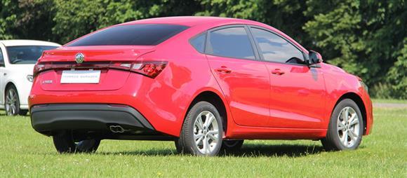 نقد و بررسی ایمنی خودرو