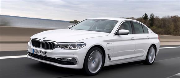 نقد و بررسی رانندگی خودرو