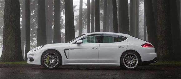 نقد و بررسی بیرون خودرو