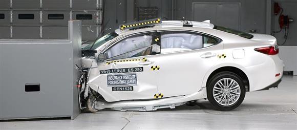 نقد و بررسی ایمنی خودرو