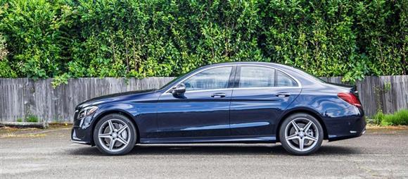 نقد و بررسی بیرون خودرو