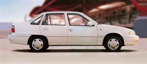 نقد و بررسی بیرون خودرو