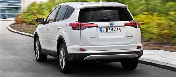 نقد و بررسی رانندگی خودرو