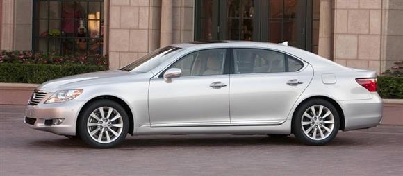 نقد و بررسی بیرون خودرو