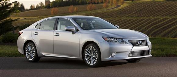 نقد و بررسی بیرون خودرو