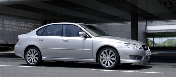 نقد و بررسی بیرون خودرو