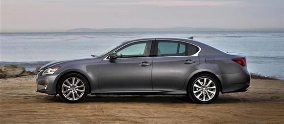 نقد و بررسی بیرون خودرو