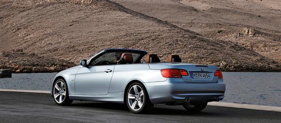 نقد و بررسی رانندگی خودرو