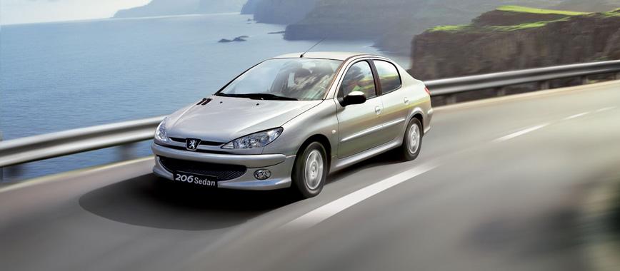 نقد و بررسی رانندگی خودرو