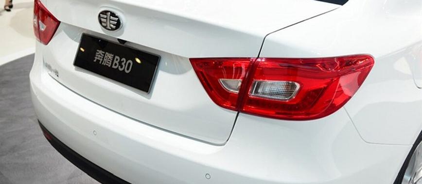 نقد و بررسی رانندگی خودرو