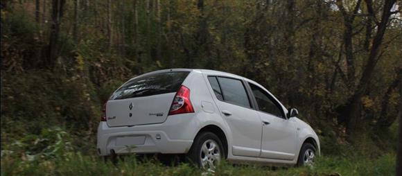 نقد و بررسی رانندگی خودرو