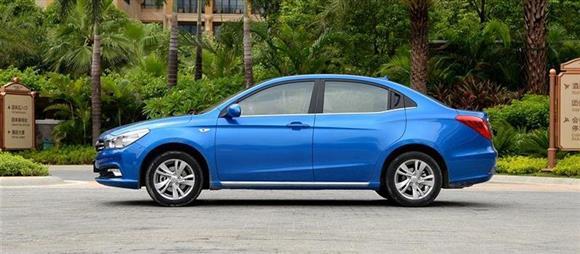 نقد و بررسی بیرون خودرو