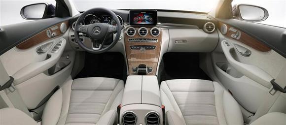 نقد و بررسی فضای داخلی