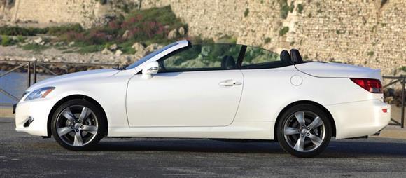 نقد و بررسی بیرون خودرو